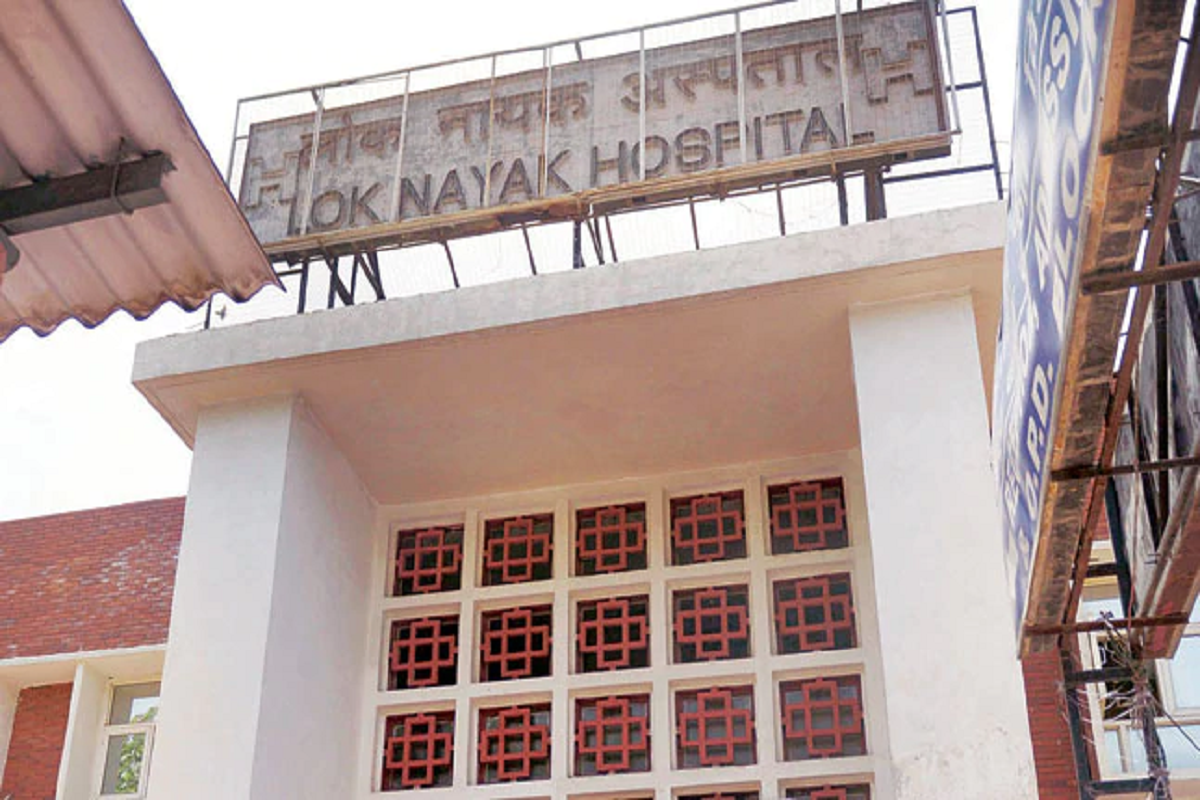 Woman says LNJP denied entry to COVID-19 positive father, who later died