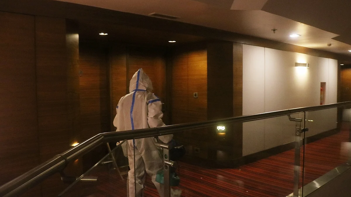 Big hospitals to be linked with 5-star hotels, price to be capped at Rs 10k/day
