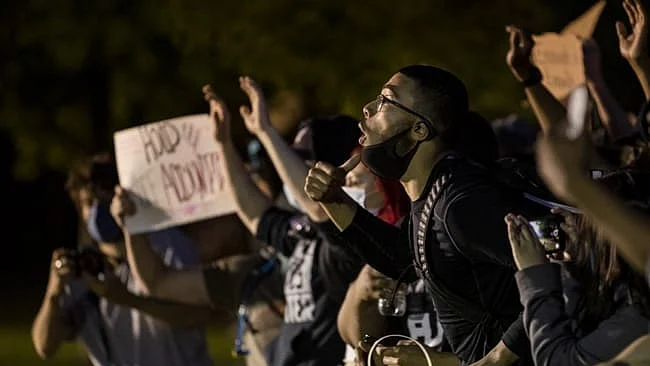 Clashes erupt outside White House during protests over death of black man