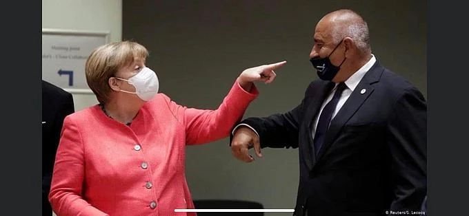 German chancellor Angela Merkel instructing Bulgarian premier Borissov about wearing mask (Photo courtesy: Twitter/@Shtuni