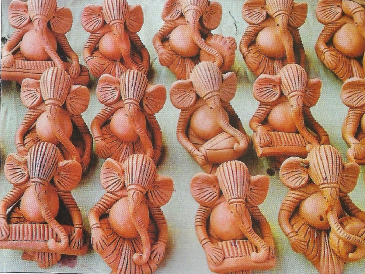 Idol-makers remain idle in Uttar Pradesh