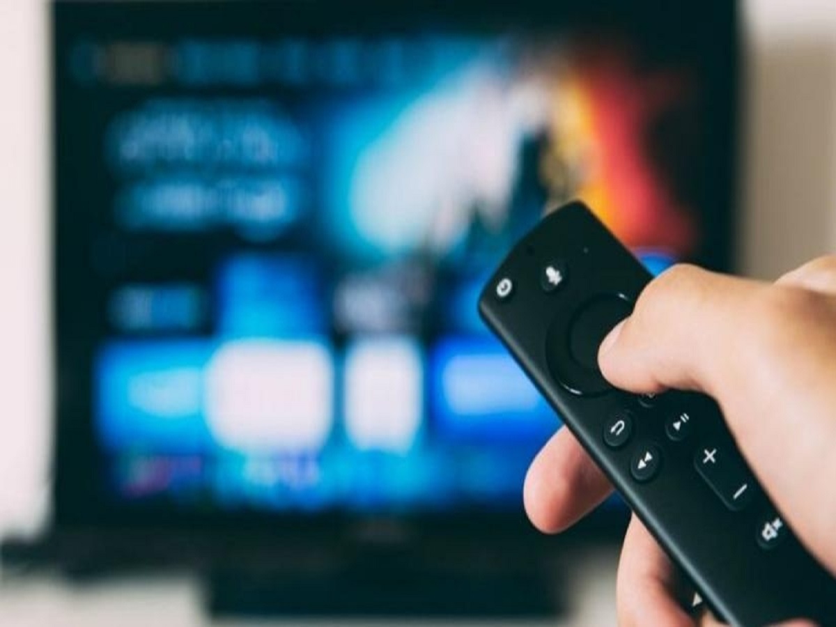 ‘Binge-watching films, web series may lead to hearing problems’