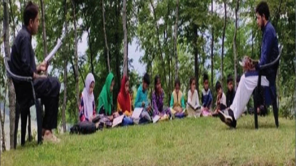 Open air classes and community schools fill the void in Kashmir