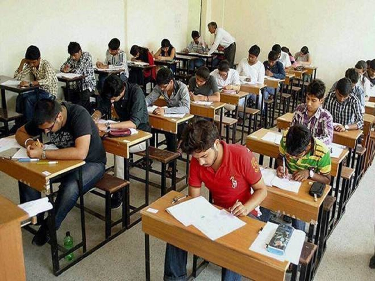 Students challenge UGC directive to conduct final year examinations by September 30 in Supreme Court