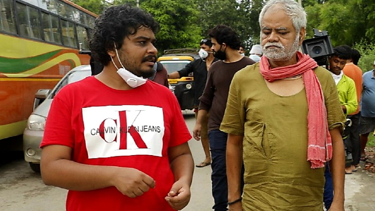 Truly Blessed To Direct Actors Like Sanjay Mishra In My First Film Says Debutant Director Raaj Aashoo Sanjay mishra is famous bollywood / television actor. says debutant director raaj aashoo