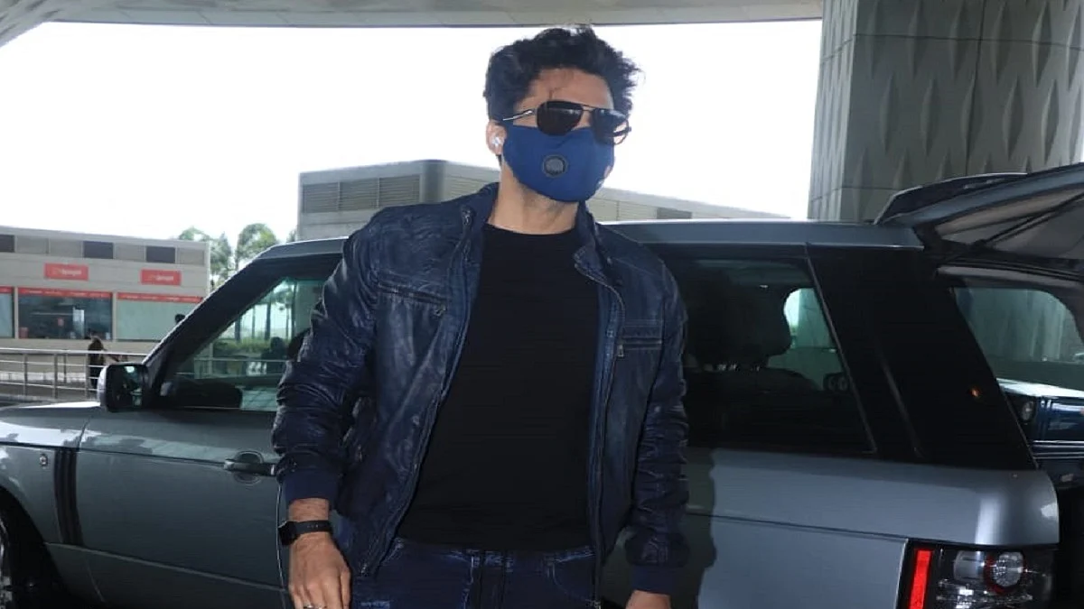 Jackky Bhagnani takes off to UK with the entire team for the shoot of ‘Bell Bottom’