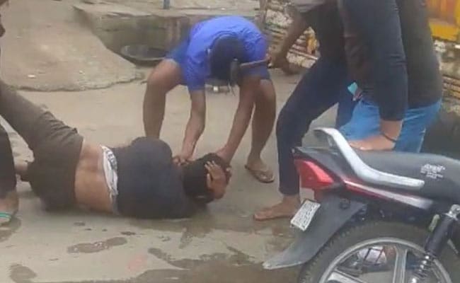 Gurugram: Man thrashed with hammer by cow vigilantes as police watch, one arrested