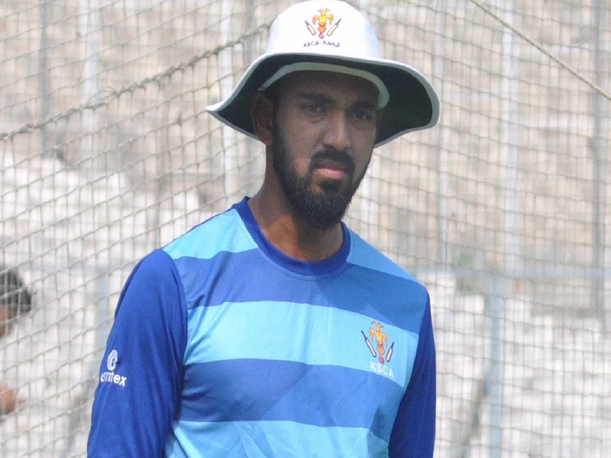 KL Rahul donates PPE hoods to CISF personnel at Bengaluru airport