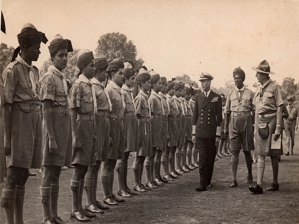 When an Indian raised the Pakistani flag in Paris and turban of a Sikh used to stitch it