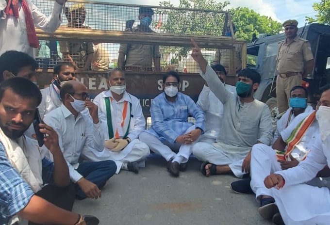 Maharashtra energy minister Nitin Raut, stopped by UP Police, vows to return to the state