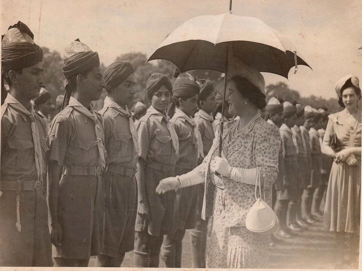 When an Indian raised the Pakistani flag in Paris and turban of a Sikh used to stitch it