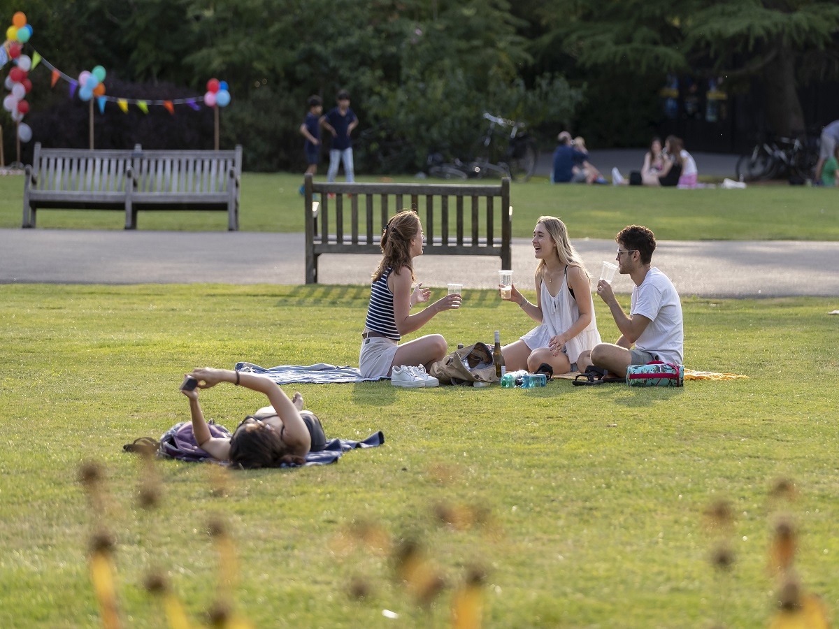 UK records hottest day in August in 17 years