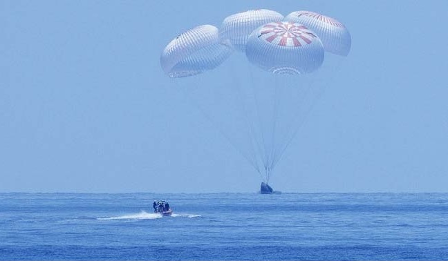 WATCH: SpaceX capsule and NASA crew make 1st splashdown in 45 years