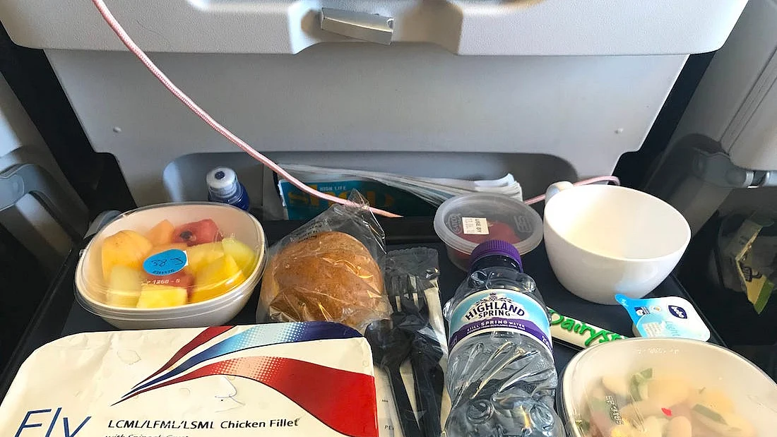 Govt permits meals on flights; airlines can put flyers on no-fly list for refusing to wear mask