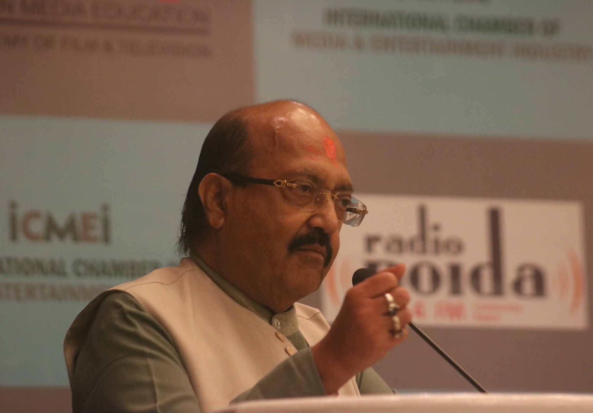 Rajya Sabha member Amar Singh passes away at 64 in Singapore, tributes pour in