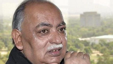 Poet Munawwar Rana slams Owaisi for dividing Muslims