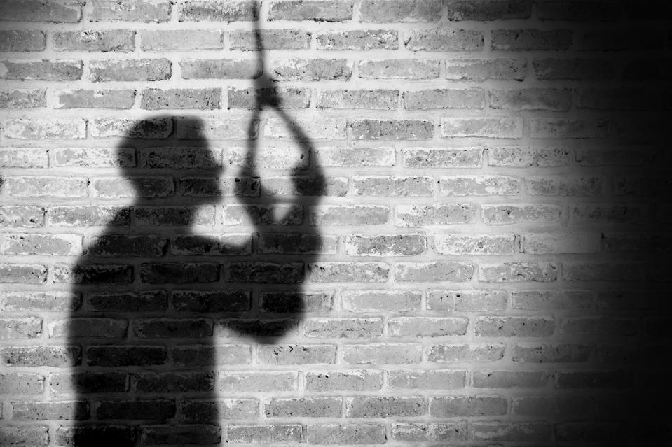 Driver commits suicide, blames UP minister for extortion