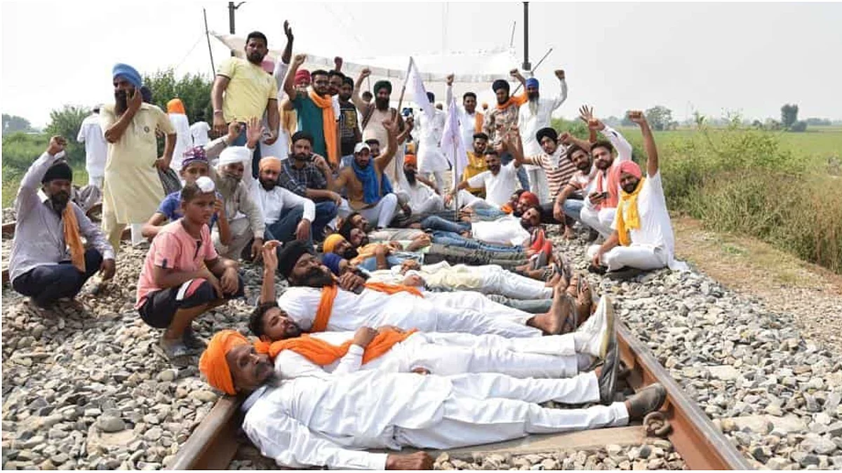 Farmers continue ‘Rail Roko’ agitation against farm Bills at various places in Punjab