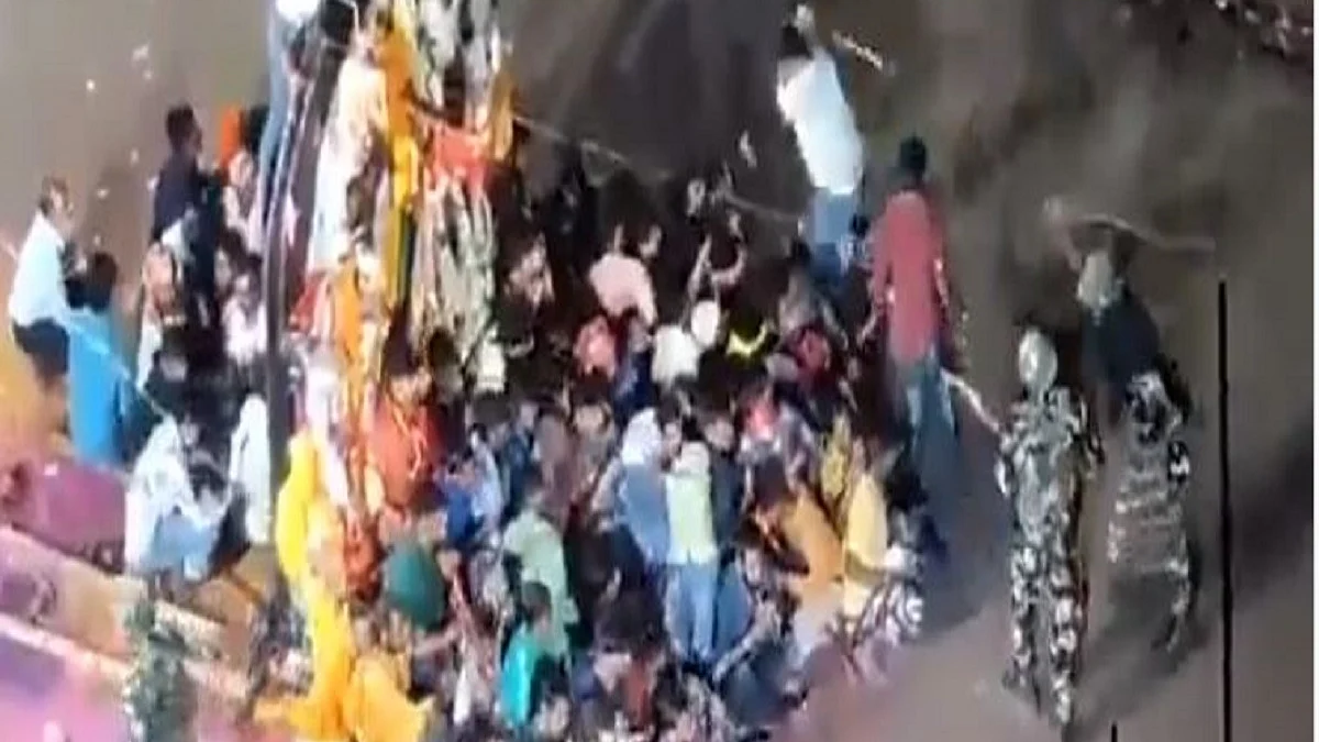 WATCH: Police lathi charge idol immersion procession in Munger, Bihar; dozens injured, at least 1 dead