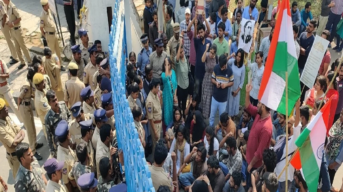 Hyderabad anti-CAA protest: Police summons HCU students 8 months after lodging FIR, Congress protests