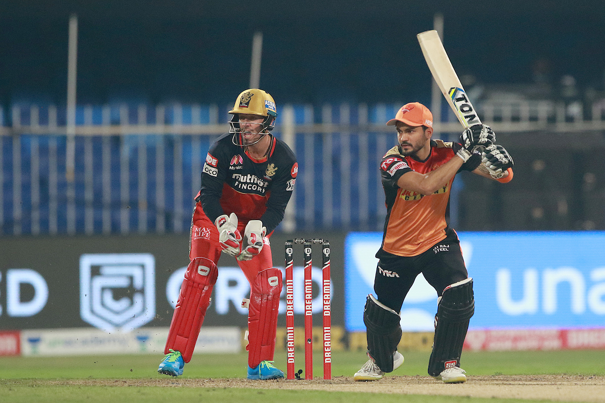 Clinical SRH beat RCB by 5 wickets to keep play-off hopes alive