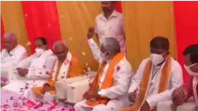 Caught on camera: UP BJP chief showers flower petals on MLA Surendra Singh days after serving him notice