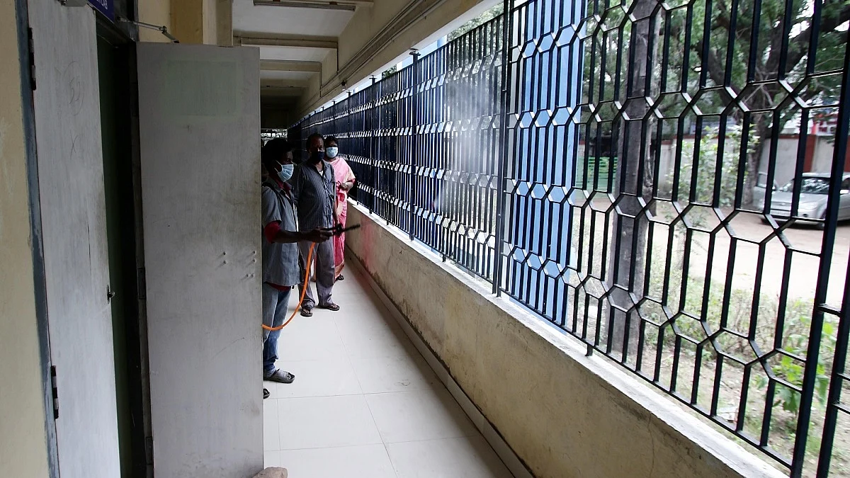Andhra schools to reopen on Monday, only 16 students per classroom