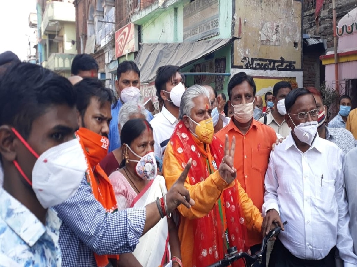 Bihar polls: Returning Officer to file FIR against Prem Kumar, minister clarifies why he wore lotus-print mask