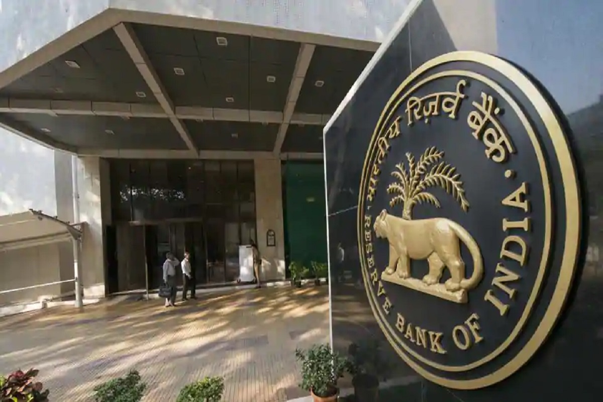 Sensex rallies 327 pts on RBI steps to boost liquidity; gains for 7th day