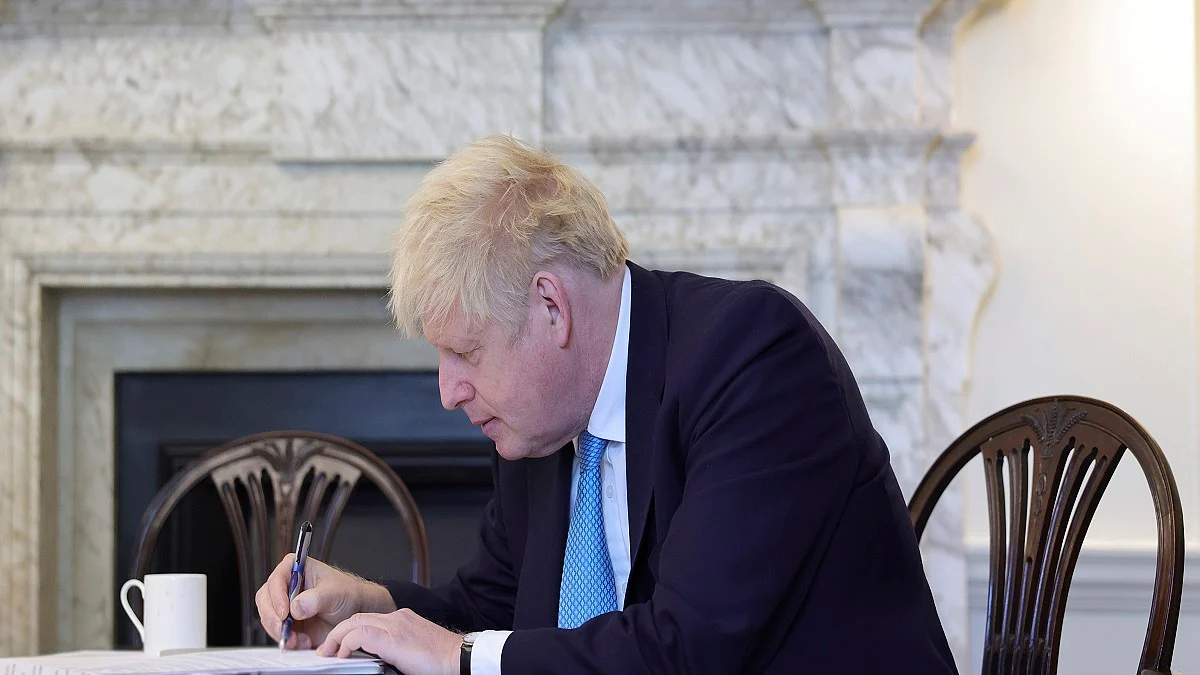 UK PM announces month-long lockdown in England