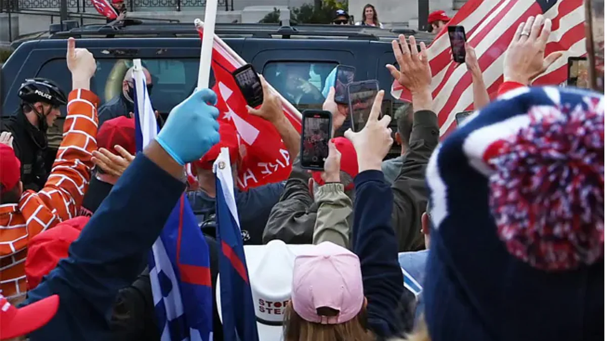 Violence erupts in Washington as Trump supporters clash with counter protesters