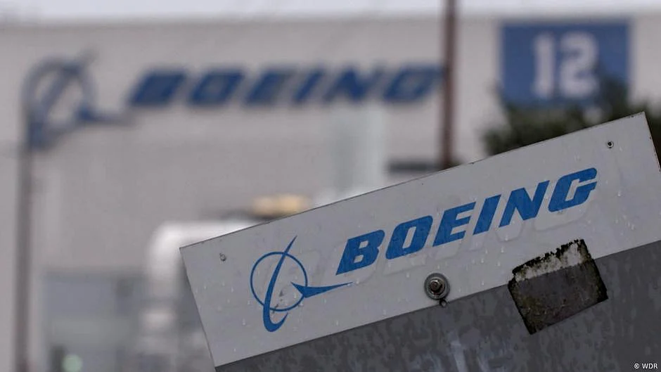 Boeing: 777s with engine that blew apart should be grounded