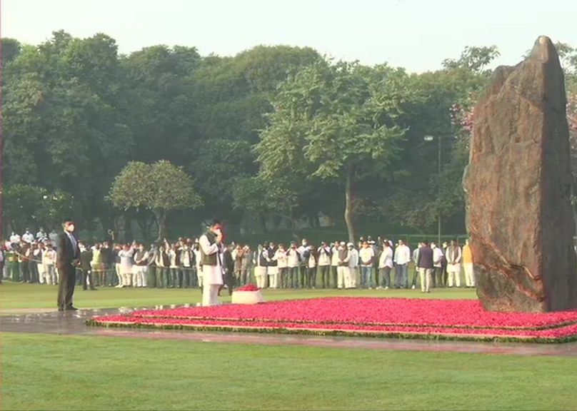 ‘Trailblazer, Iron lady’: Congress leaders pay rich tributes to Indira Gandhi on birth anniversary