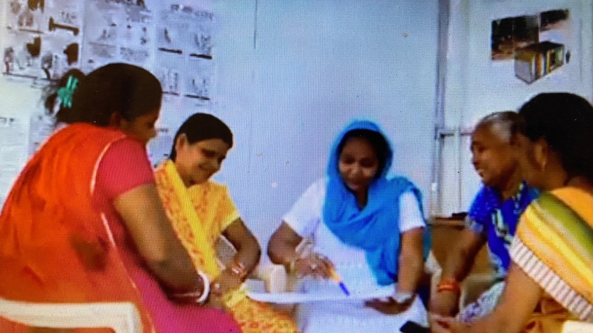 Women spearhead campaign to ensure access to clean water in Delhi slums