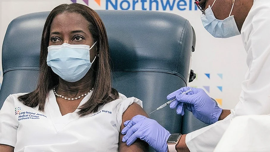 US nurse tests positive 8 days after receiving Pfizer shot