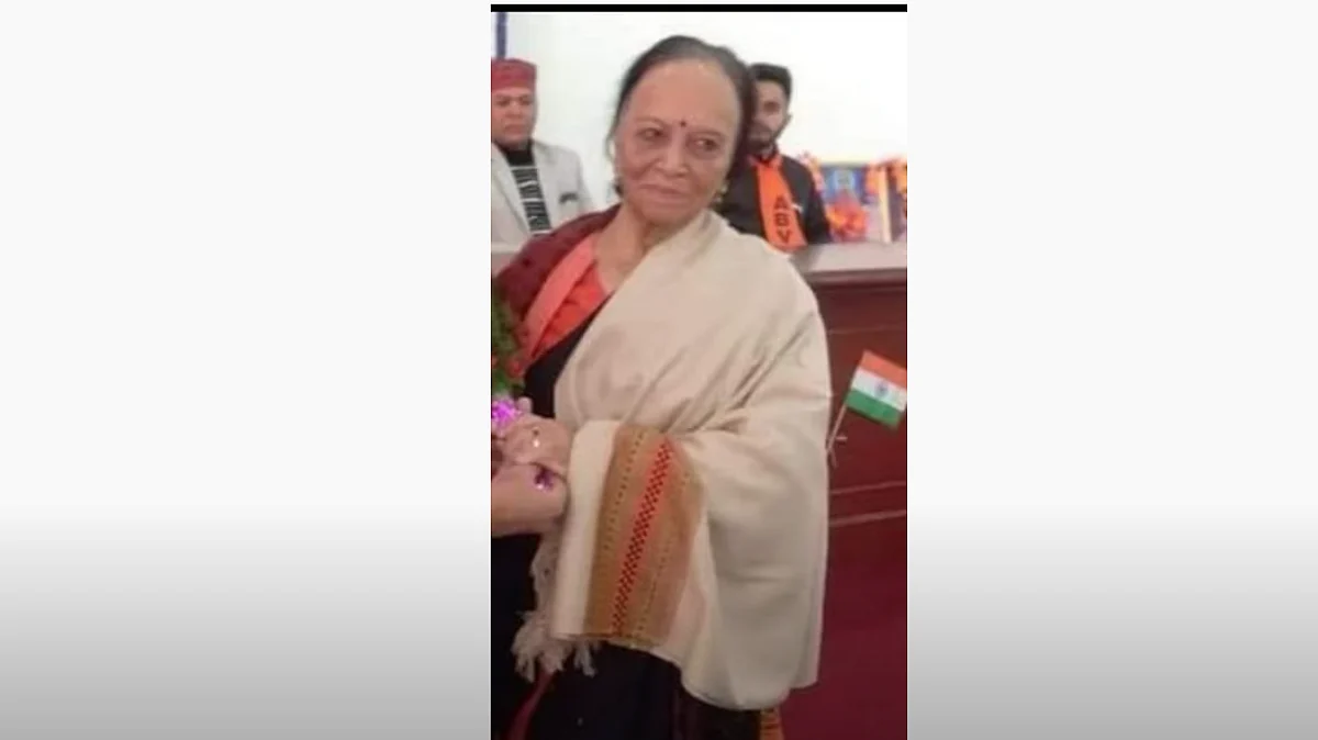 Former HP chief minister Shanta Kumar’s wife succumbs to COVID-19