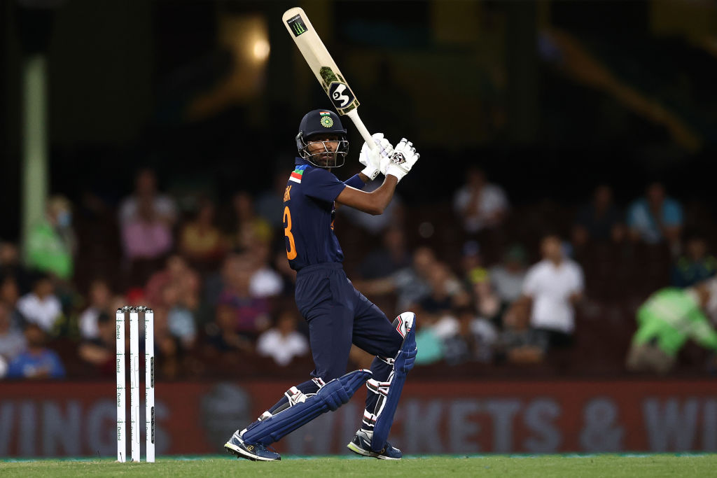 Dhawan, Pandya seal T20 series win for India