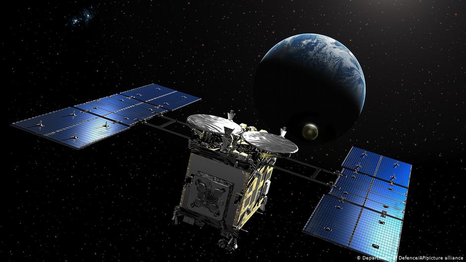 Japanese space tourists safely return to Earth
