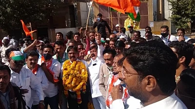 Farmer leaders to decide on talk with govt tomorrow while 3,000 Maha farmers start ‘long procession to Delhi’