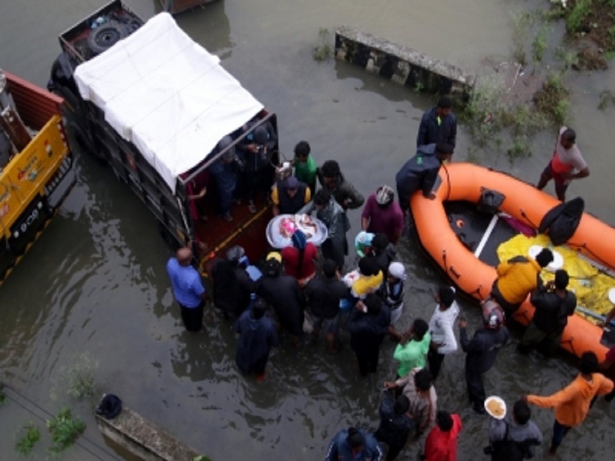 Heavy rains lash TN, Puducherry as cyclonic storm Burevi nears