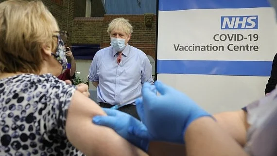 Britons with serious allergies warned against COVID-19 vaccine