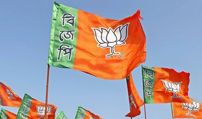 West Bengal: Seeds of discontent in BJP as turncoats join saffron fold