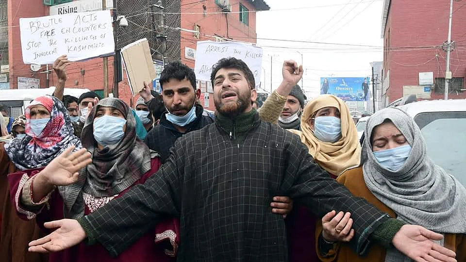 Families of those killed in Srinagar encounter stage protest