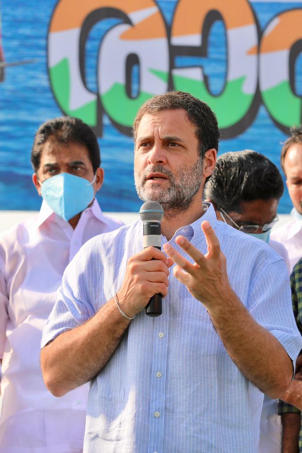 Kollam: Rahul goes to sea with fishermen, interacts with them, promises a ministry dedicated to fishermen
