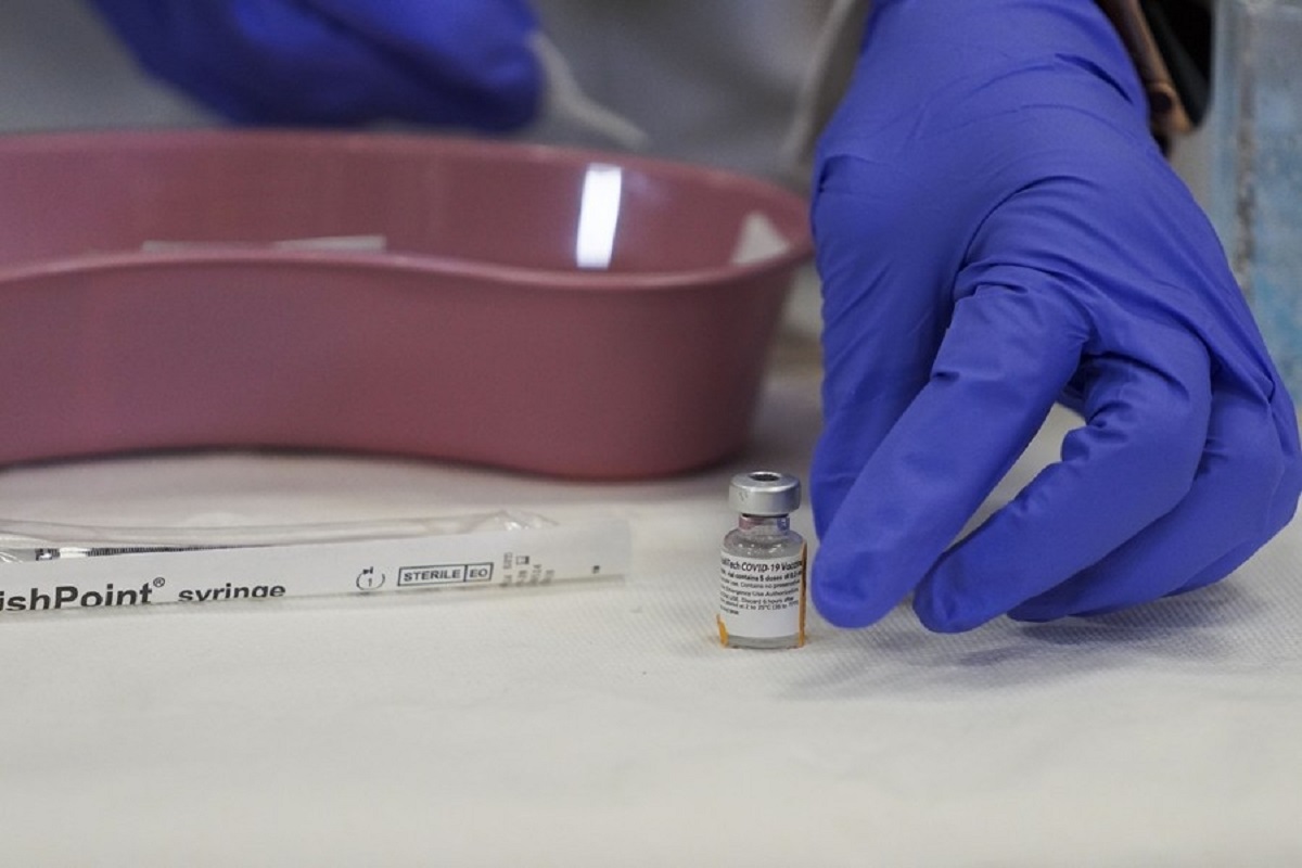 US woman dies shortly after getting COVID shot, vaccine not blamed