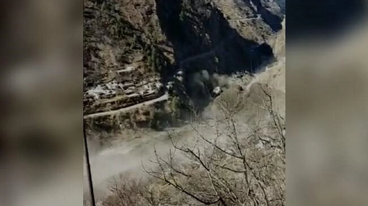 LIVE News Updates: Seven Navy diving teams, IAF on standby in Chamoli