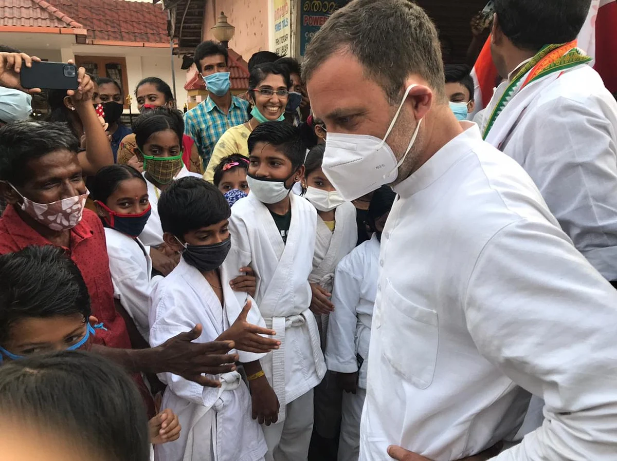 RaGa’s Kerala campaign: Youth, kids, elderly swarm to greet leader who speaks of ‘Nyay’