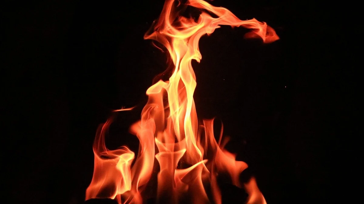 Delhi: Fire breaks out on sixth floor of ISBT Kashmere Gate, none injured