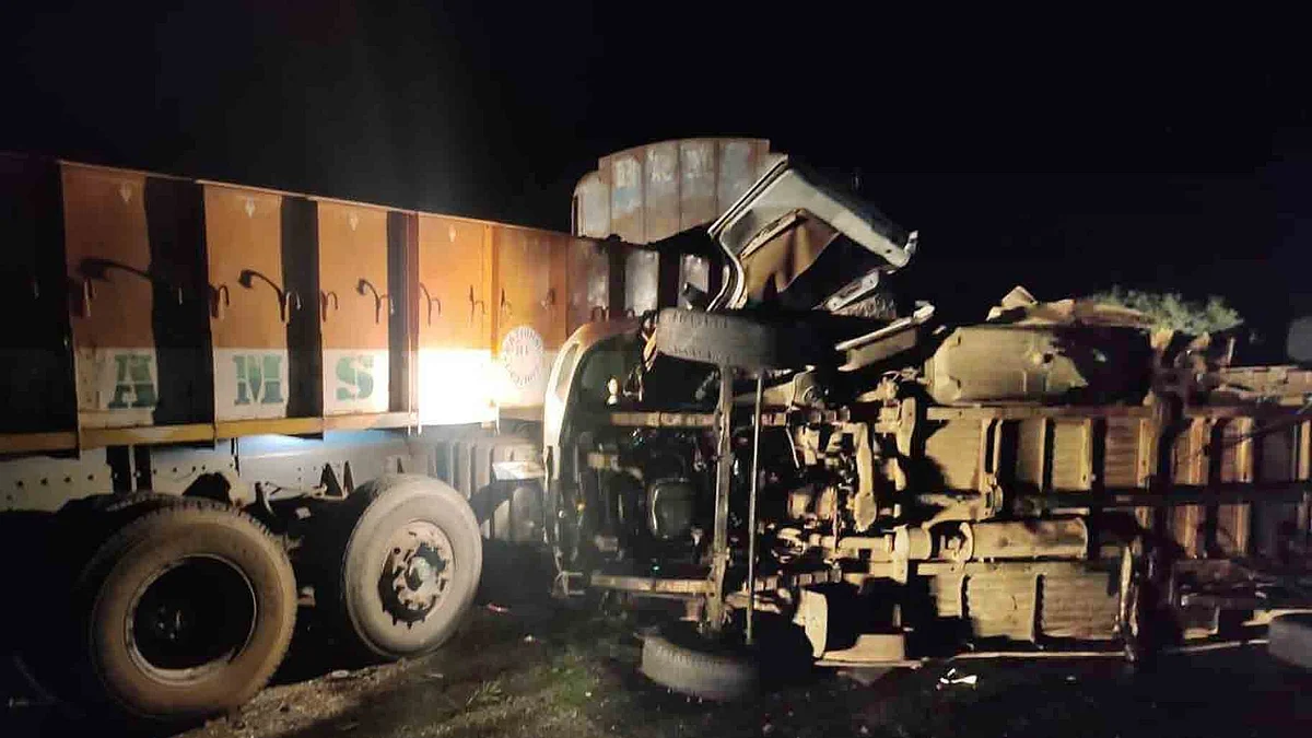6 killed as coal-laden truck overturns in Uttar Pradesh