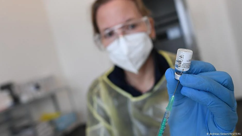 US to recommend COVID vaccine boosters at 8 months